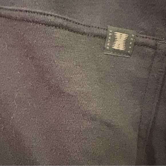 Savage X Fenty $85 Essential Oversized Button-Up Shirt Comfy M P2P 24-26” - Picture 12 of 14